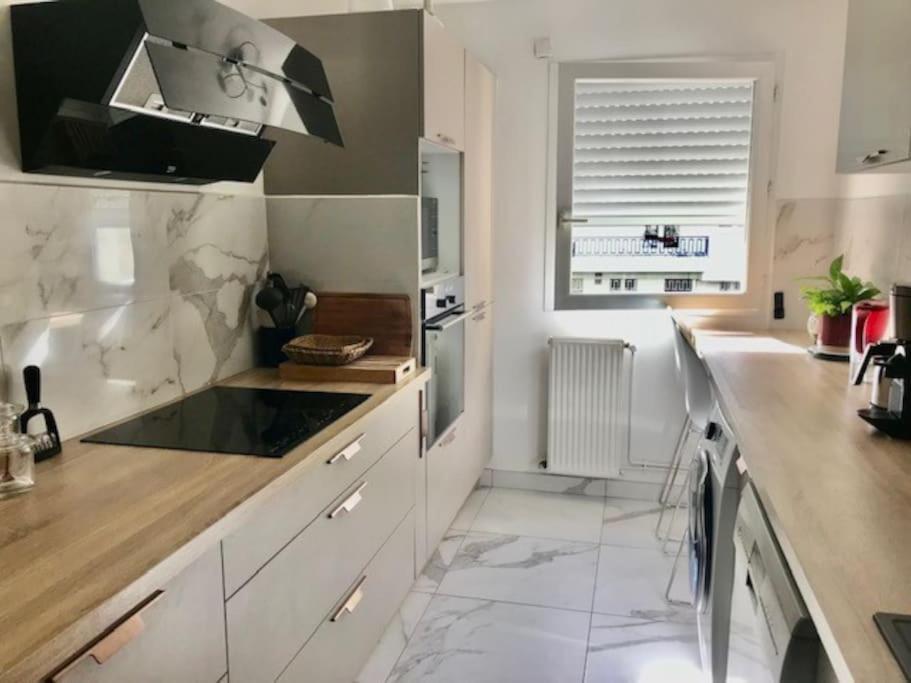 Le Bouscat: Un Superbe Appartement En Residence Exterior photo